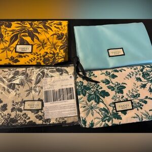 Gucci beauty pouch